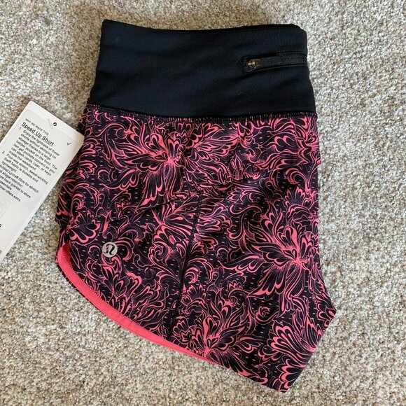 Lululemon Women's Speed Up Short, 2.5", Infinity Glossy Black, size 4 NWT - Picture 8 of 9